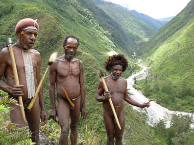 Dykresor till Papua Barat och Moluckerna med phtravel.se